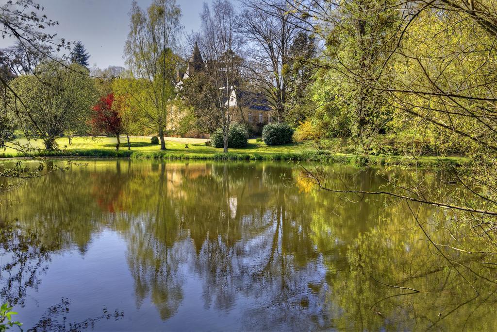 Chateau De Vaux Yvre-l'Eveque ภายนอก รูปภาพ